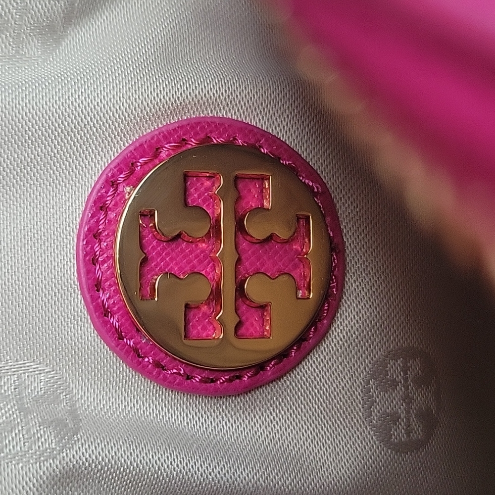 Tory Burch Robinson Mini Bag - Picture 12 of 16